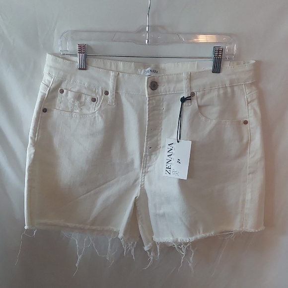 Zenana Outfitters Pants - Zenana Outfitters Women's Off-White Jean Shorts